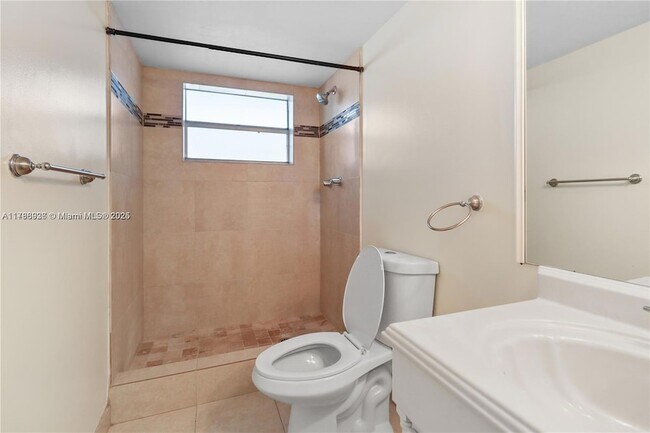 Building Photo - 8421 Lagos De Campo Blvd