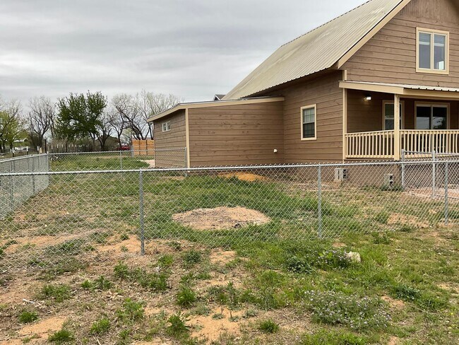 Building Photo - 1224 Nora Ln