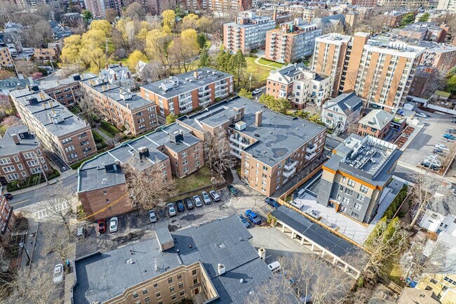 Building Photo - 41 Park St