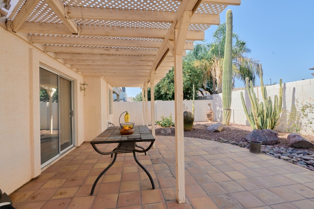 Building Photo - 1317 N Palmsprings Dr