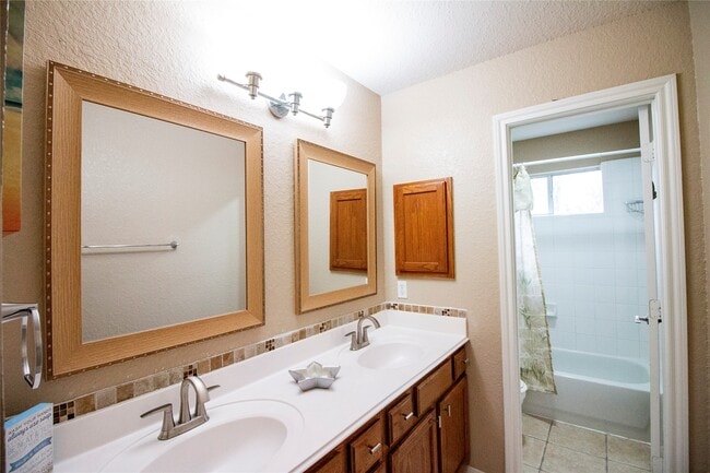 Building Photo - 3318 Shadowcrest Ct