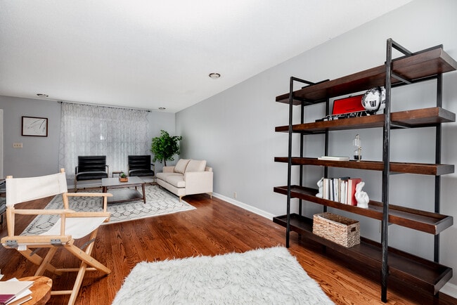 Building Photo - 4329 Chateau de Ville Dr