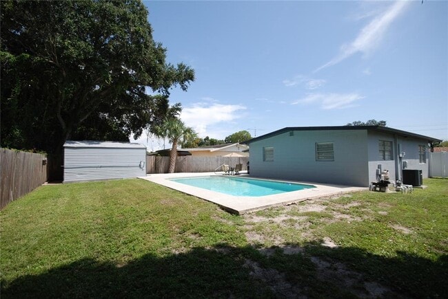 Building Photo - 6515 La Mesa Cir