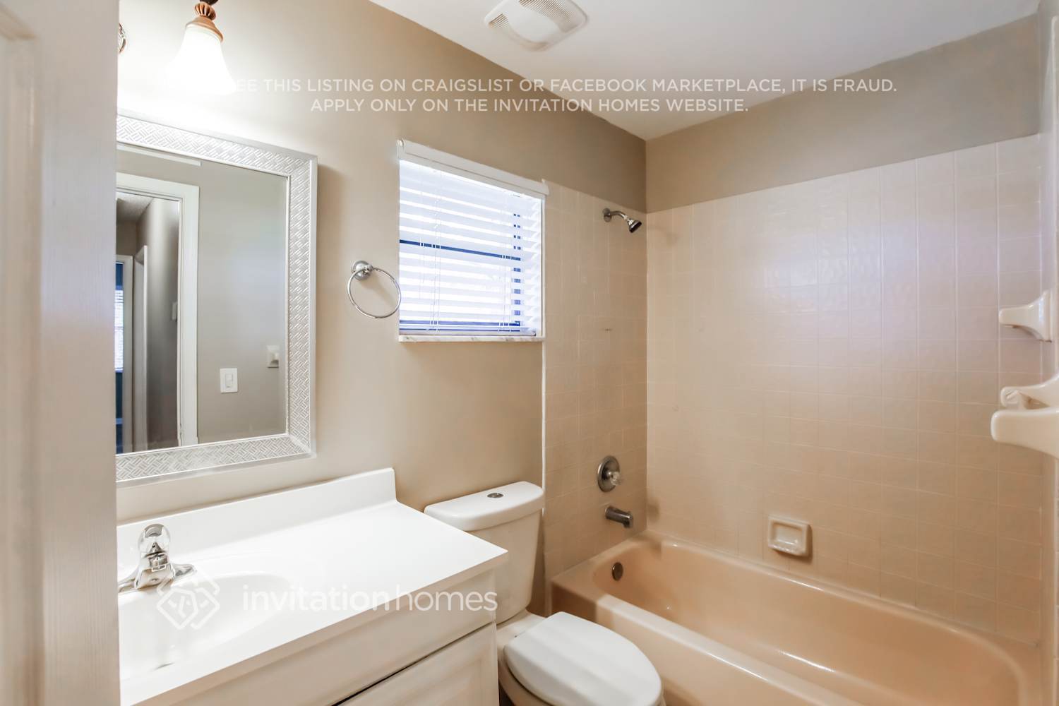 Building Photo - 8029 W Country Club Blvd