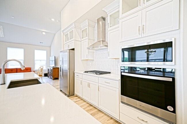 Building Photo - 24487 Robert Andrew Dr