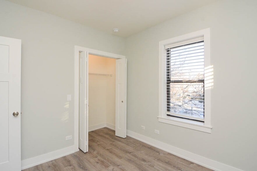 Building Photo - 818 Crain St