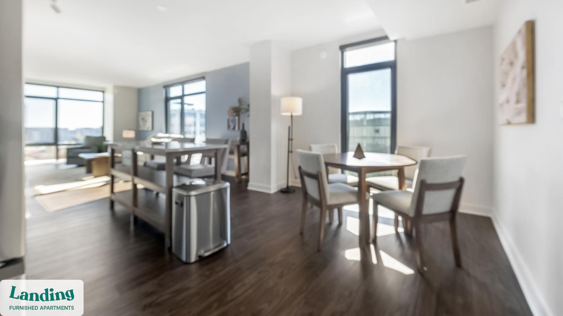 Building Photo - 350 Maple Dr SW