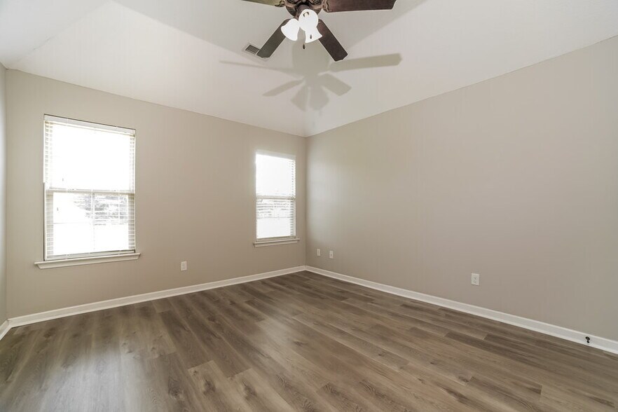 Building Photo - 4721 Shinault Ln