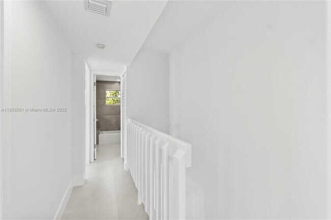 Building Photo - 3597 SW 17th St