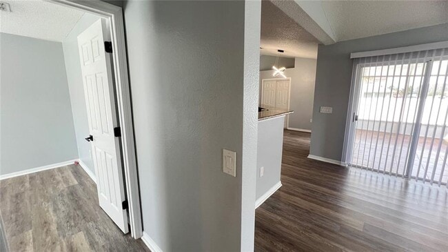 Building Photo - 485 Martigues Dr