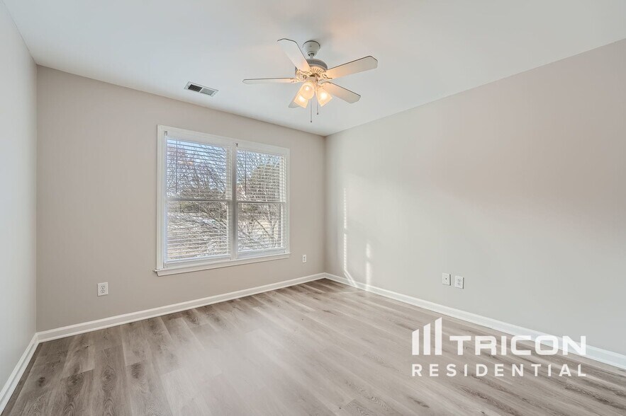 Building Photo - 1410 Bentwater Dr