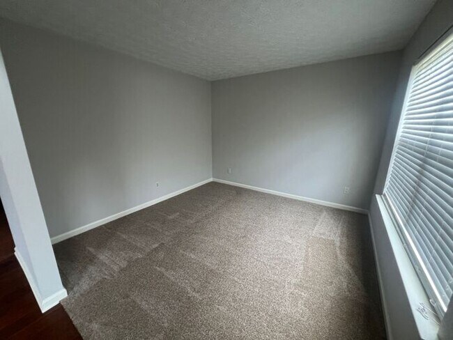 Building Photo - Great Corner Lot