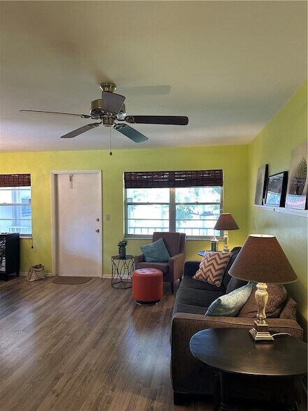 Building Photo - 16 Vista Palm Ln