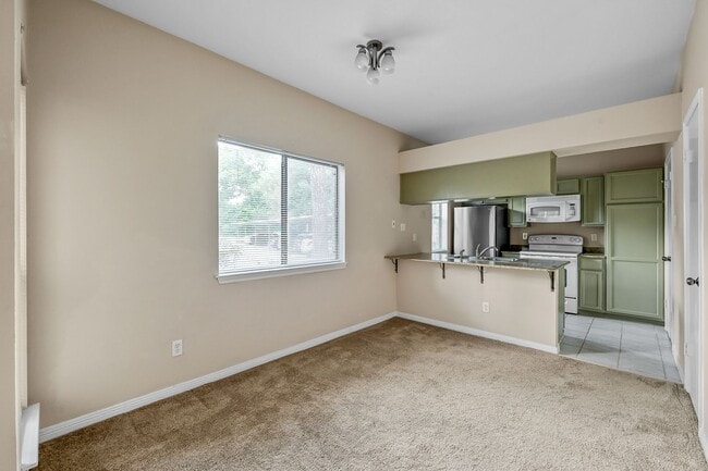 Building Photo - Cozy 2 bedroom in great neighborhood