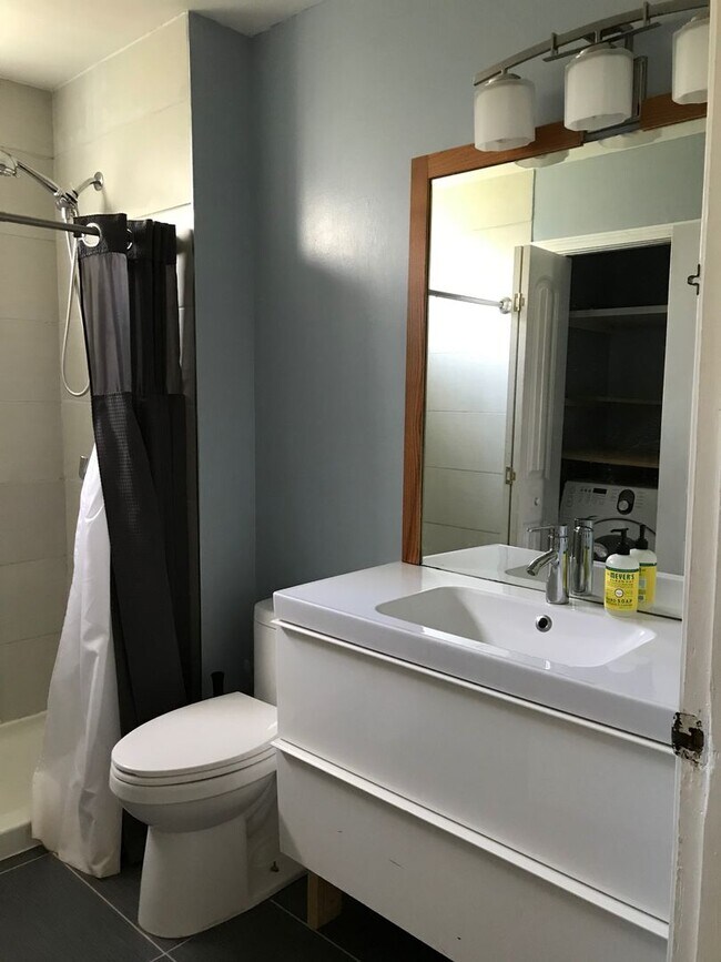 Building Photo - General Ogden