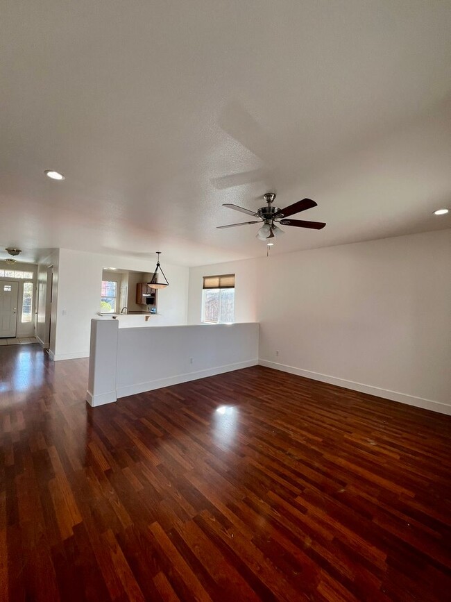 Building Photo - 1518 Iratcabal Dr