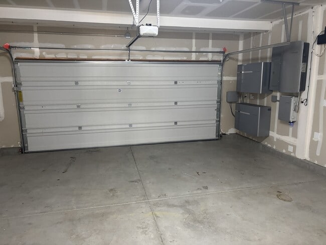 Building Photo - 5558 Kennedy Pl