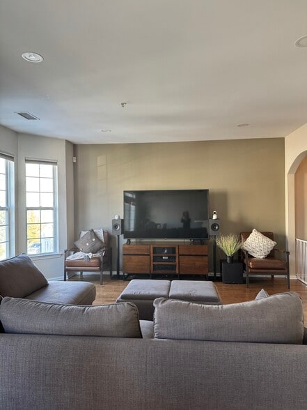 Living room - 813 Deluca Rd