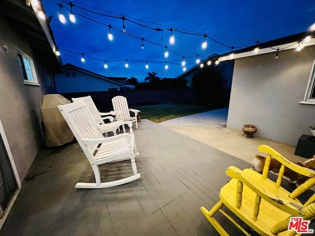 Building Photo - 2903 W Carson St