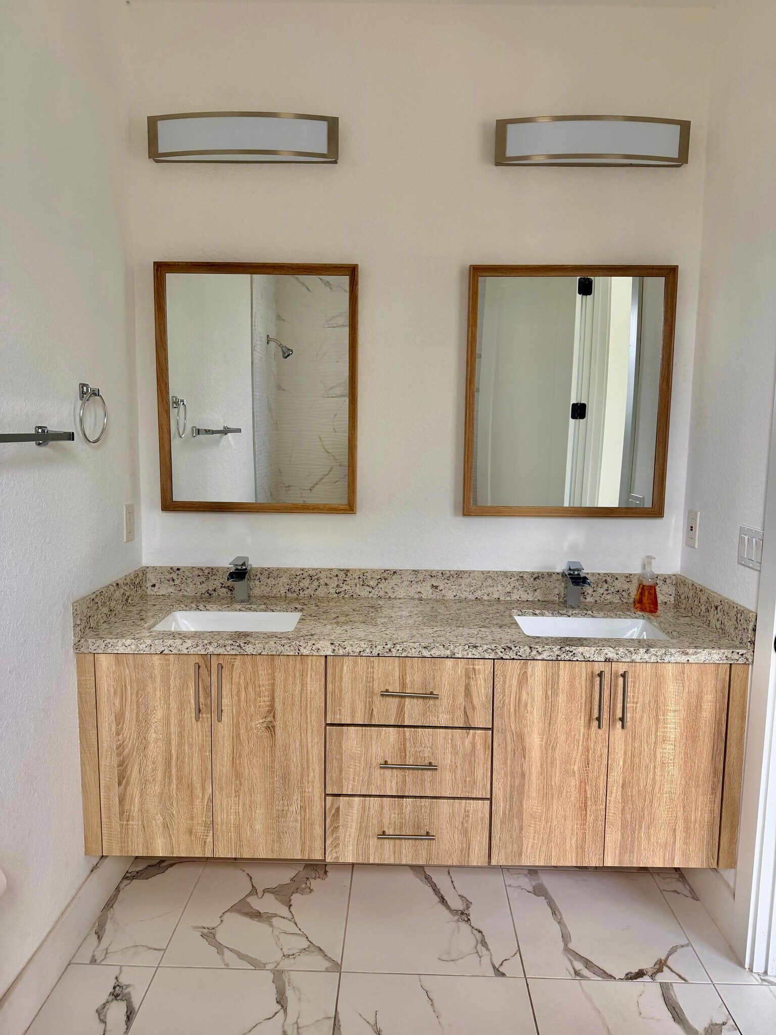 Building Photo - 4128 Barbarossa Ave