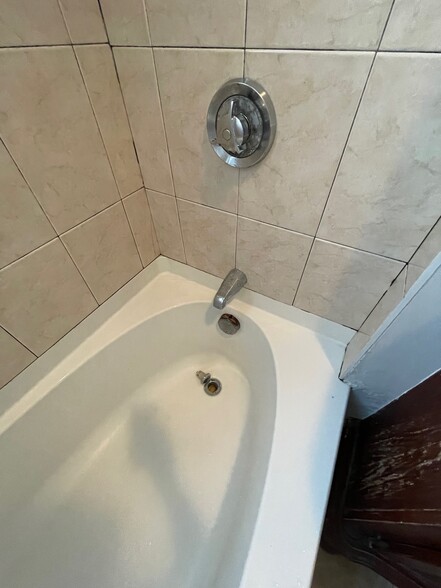 Building Photo - 21 Shepard St