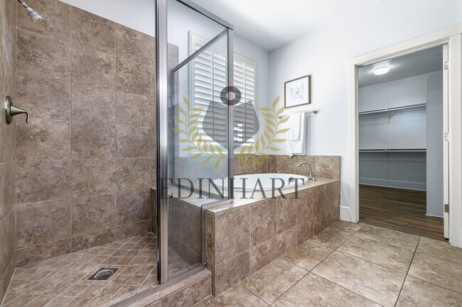 Building Photo - 1632 N Broadbent Ln