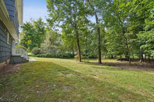 Building Photo - 4 Fern Ct