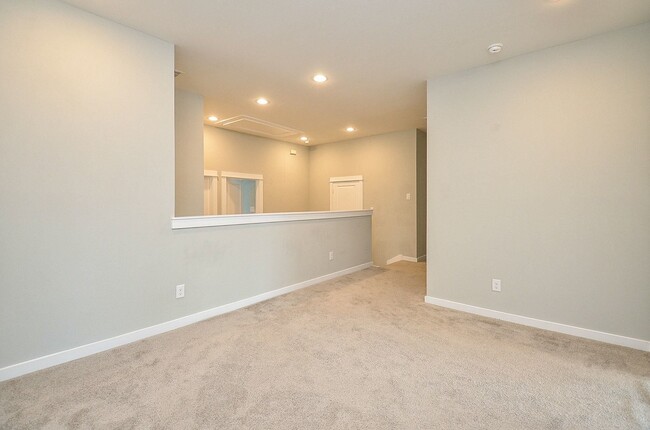 Building Photo - 6708 Parker Grv Ln