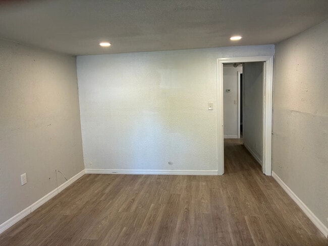 Building Photo - 2620 E 33rd Ave