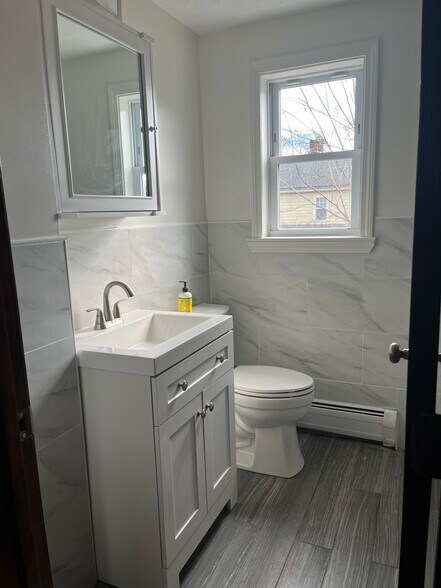 Building Photo - 13 Ellen Ter