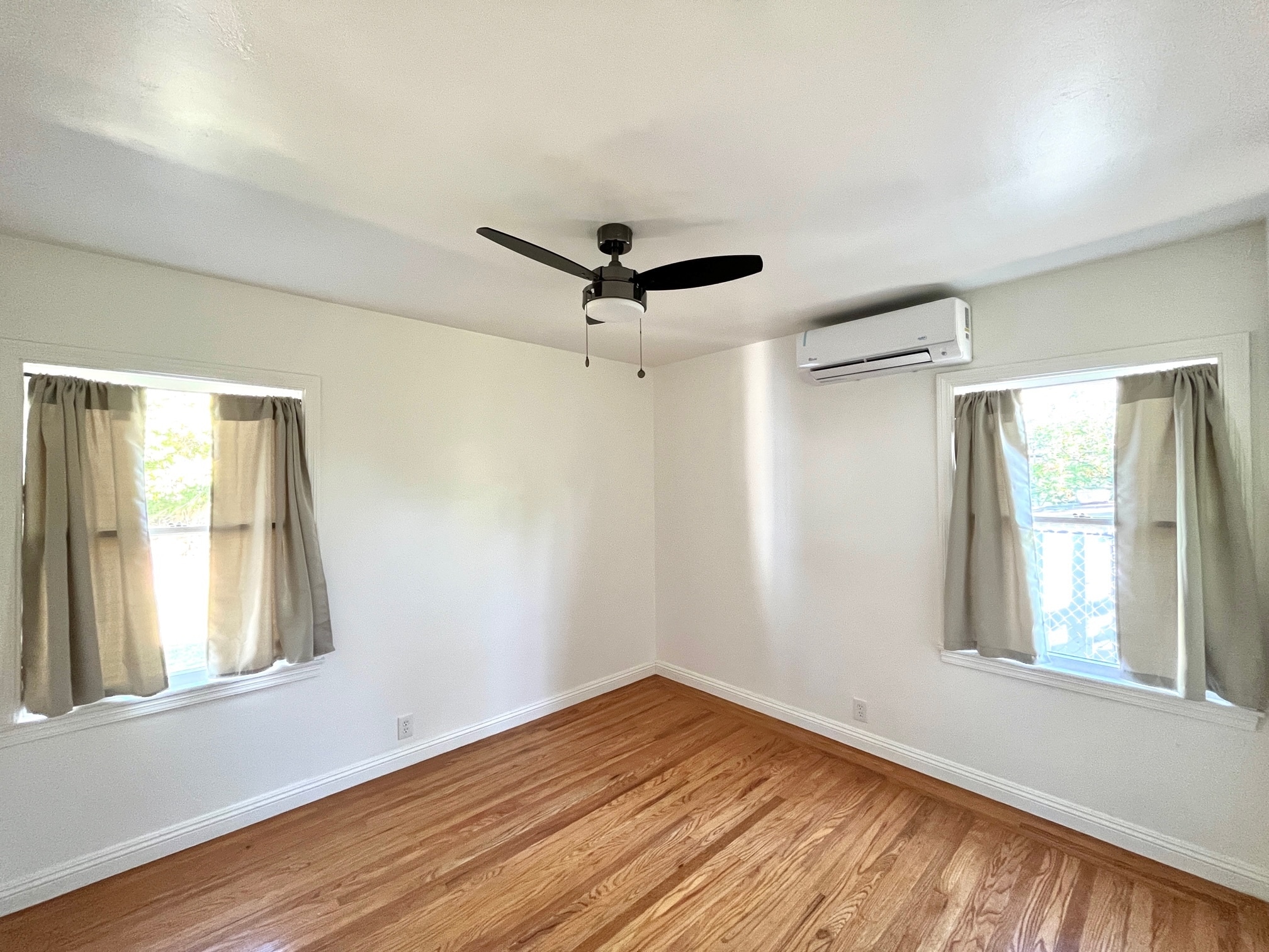 Back Bedroom - 3531 41st St