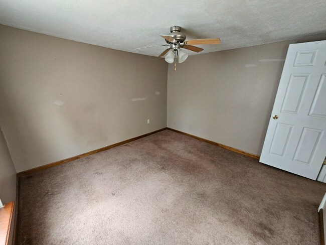 Building Photo - 214 N Vine St