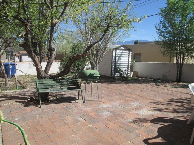 Building Photo - UNM LAW SCHOOL NORTH CAMPUS 3 Bedroom 2 Bath  with Garage