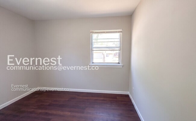 Building Photo - 200 Woodward Dr