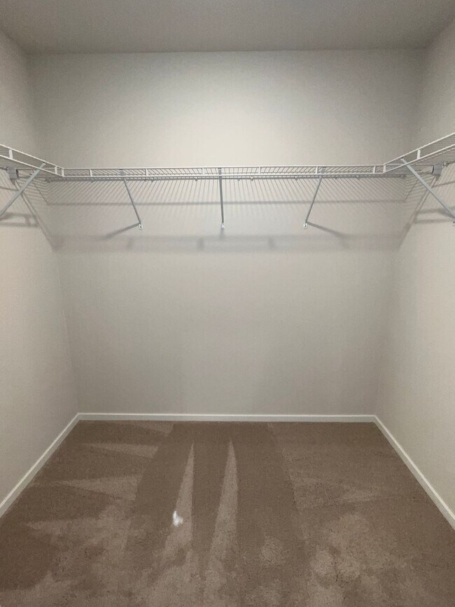 Building Photo - LIKE NEW Spacious 2 Story Home on Corner Lot - Kemper Grove / Ridgefield, WA