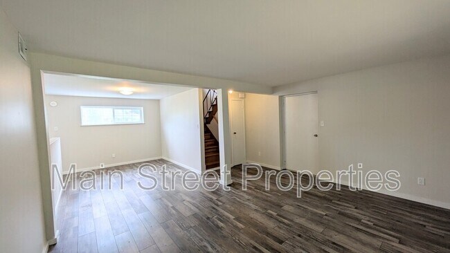 Building Photo - 2117 Pullman Cir