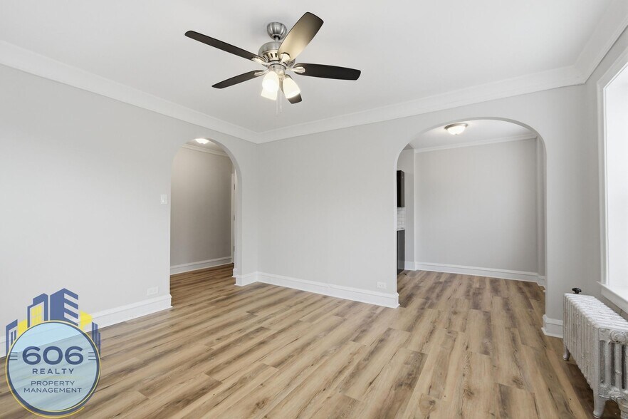 Building Photo - 6748 N Ashland Ave