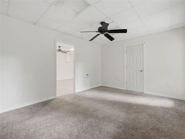 Building Photo - 166 Cove Hill