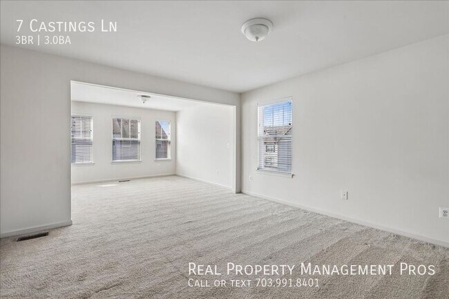 Building Photo - 7 Castings Ln