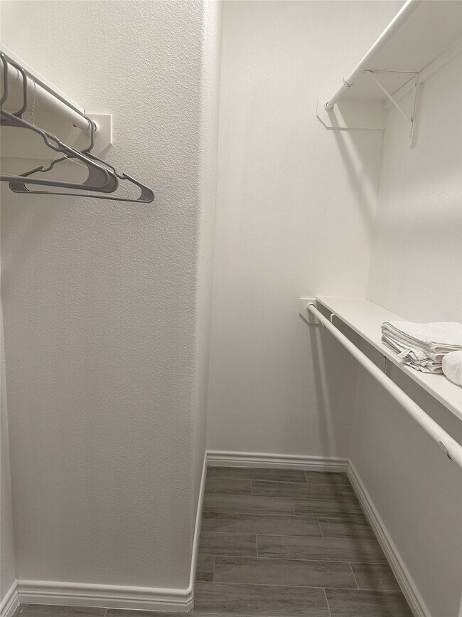 Building Photo - 16625 E Lynbrook