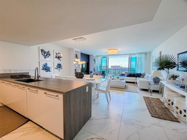Building Photo - 400 Sunny Isles Blvd
