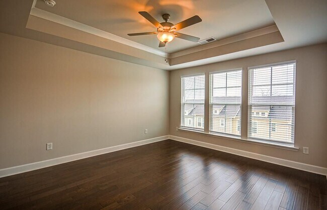 Building Photo - 845 Atwood Ln