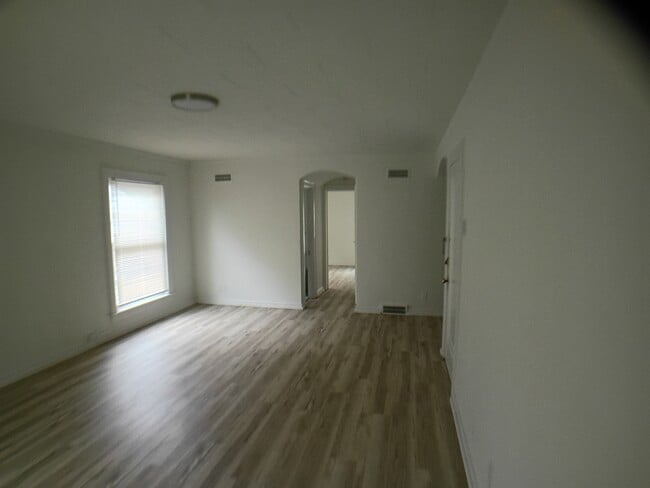 Building Photo - 316 W Saginaw St
