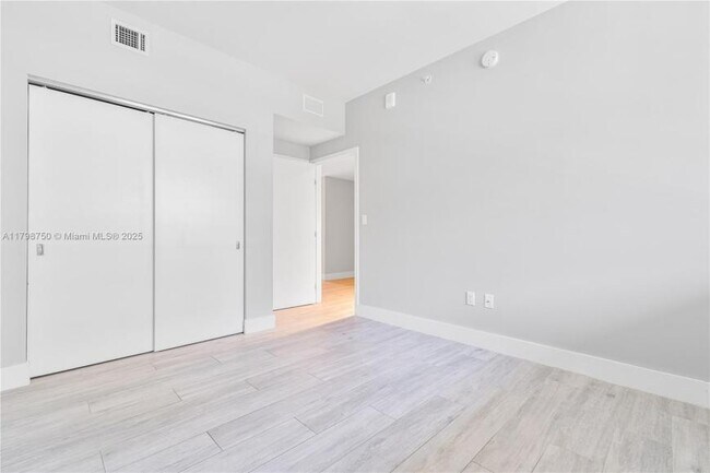 Building Photo - 2 bedroom in North Miami Beach FL 33160