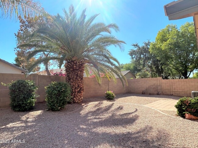 Building Photo - 1801 E Toledo St