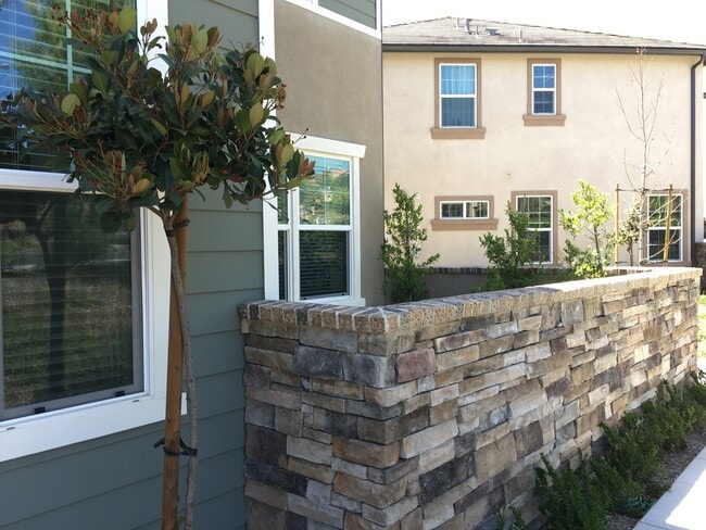 Building Photo - Yorba Linda Townhome - Brand new Anderson ...