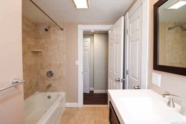 Building Photo - 66 Nehantic Dr