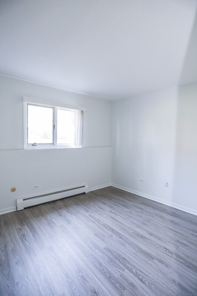 Building Photo - 126 W Washington St