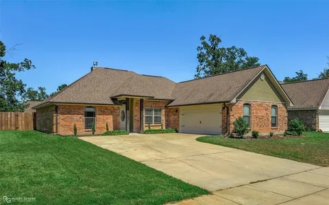 Building Photo - 204 Southern Creek Cir
