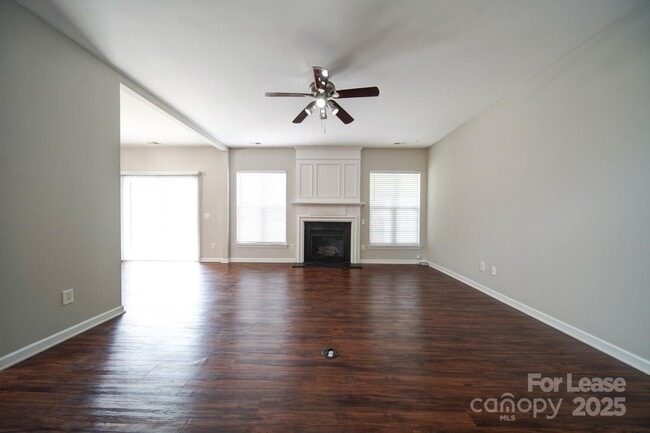 Building Photo - 9821 Carson Whitley Ave